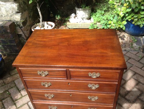 EXCEPTIONALLY SMALL MAHOGANY CHEST OF DRAWERS - ADDITIONAL PHOTO 2