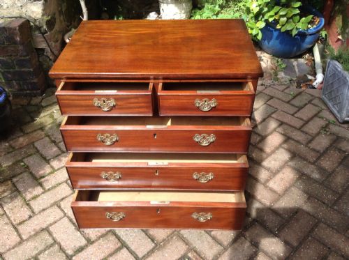 EXCEPTIONALLY SMALL MAHOGANY CHEST OF DRAWERS - ADDITIONAL PHOTO 3