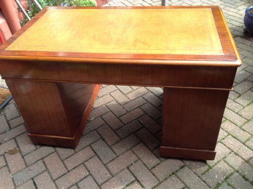MAHOGANY PEDESTAL DESK - ADDITIONAL PHOTO 3