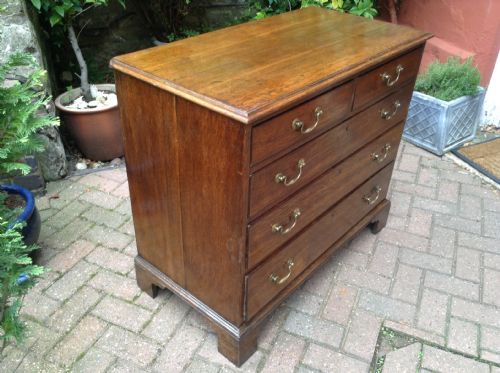 SMALL OAK CHEST OF DRAWERS - ADDITIONAL PHOTO 2