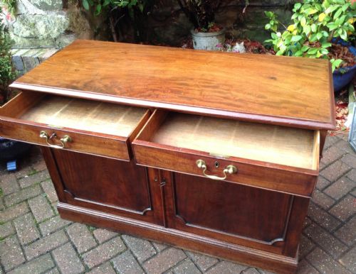 SMALL MAHOGANY GEORGIAN SIDEBOARD - ADDITIONAL PHOTO 2