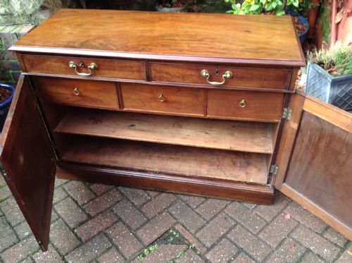 SMALL MAHOGANY GEORGIAN SIDEBOARD - ADDITIONAL PHOTO 3