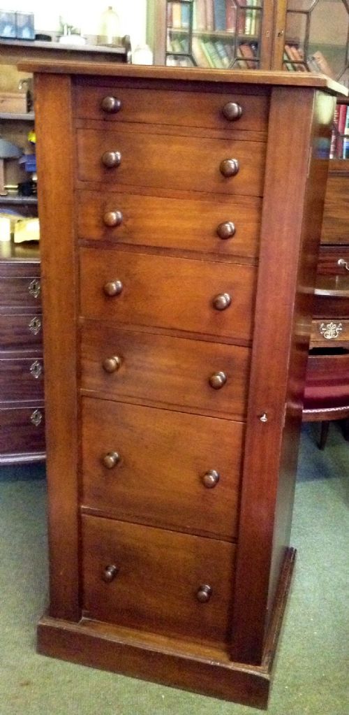 mahogany wellington chest - CATEGORY: ANTIQUE CHEST OF DRAWERS - DATED VICTORIAN