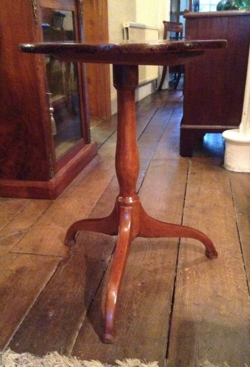 SMALL TRIPOD TABLE - ADDITIONAL PHOTO 2