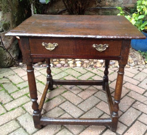 early 18th century oak side table - CATEGORY: ANTIQUE TABLES - DATED 1700