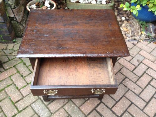 EARLY 18TH CENTURY OAK SIDE TABLE - ADDITIONAL PHOTO 1