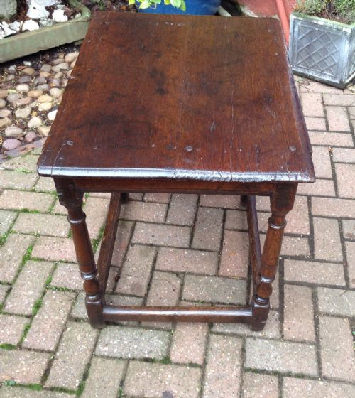 EARLY 18TH CENTURY OAK SIDE TABLE - ADDITIONAL PHOTO 3