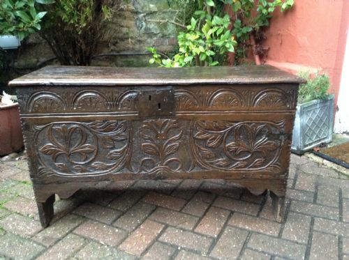 very small late 17th century coffer - CATEGORY: ANTIQUE CHESTS - DATED 1700