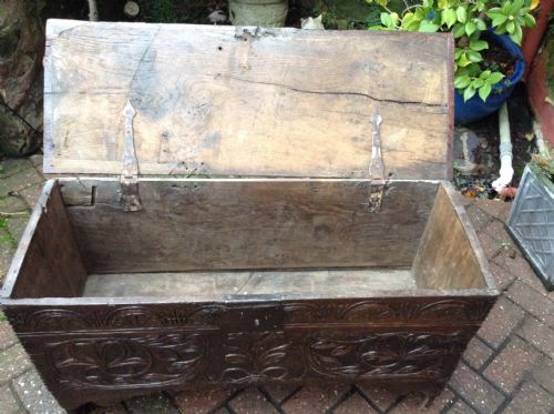 VERY SMALL LATE 17TH CENTURY COFFER - ADDITIONAL PHOTO 4