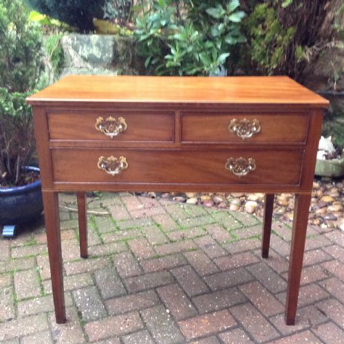 georgian mahogany lowboy or side table - CATEGORY: ANTIQUE TABLES - DATED 1800