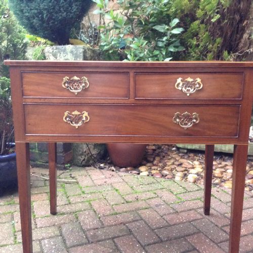 GEORGIAN MAHOGANY LOWBOY OR SIDE TABLE - ADDITIONAL PHOTO 1