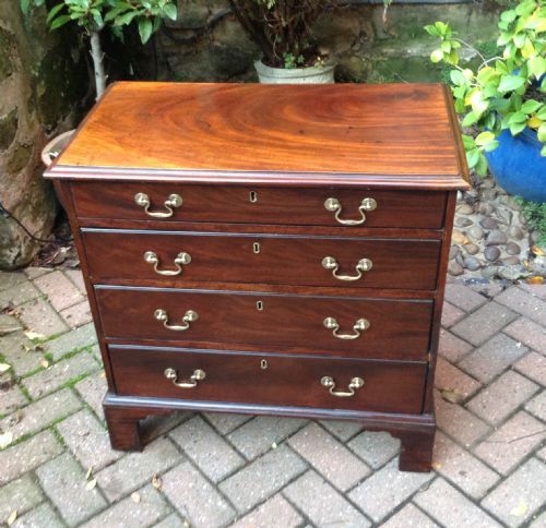a very rare sized georgian chest of drawers - CATEGORY: ANTIQUE CHEST OF DRAWERS - DATED 1750