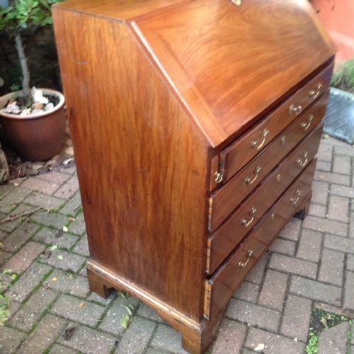 GEORGIAN MAHOGANY BUREAU - ADDITIONAL PHOTO 4