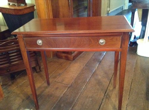 narrow georgian mahogany side table - CATEGORY: ANTIQUE TABLES - DATED 1800