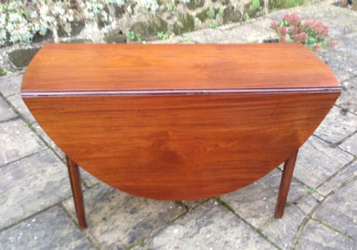 georgian drop leaf mahogany table - CATEGORY: ANTIQUE TABLES - DATED 1800