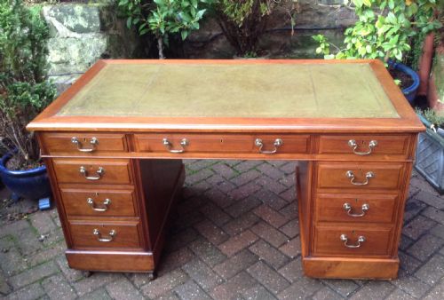 super quality walnut pedestal desk circa 1900 - CATEGORY: ANTIQUE DESKS - DATED 1900