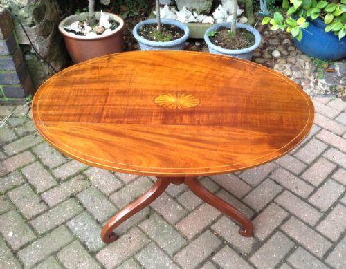coffee table - CATEGORY: ANTIQUE TABLES - DATED 1900