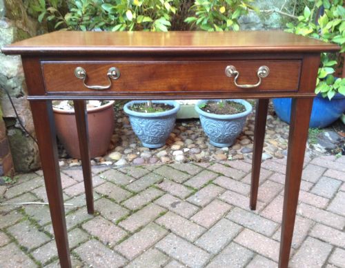 NARROW MAHOGANY SIDE TABLE - ADDITIONAL PHOTO 1