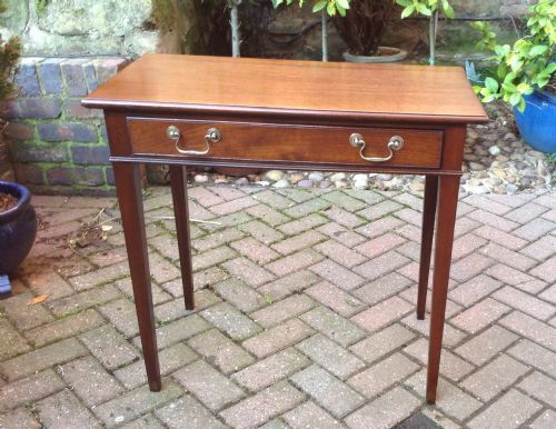 NARROW MAHOGANY SIDE TABLE - ADDITIONAL PHOTO 4