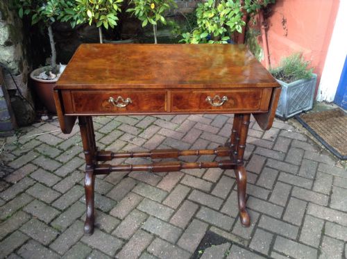 walnut sofa table by waring and gillow - CATEGORY: ANTIQUE TABLES - DATED 1920