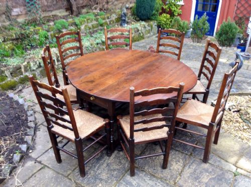 LARGE EIGHT SEATER GEORGIAN OAK DINING TABLE - ADDITIONAL PHOTO 3