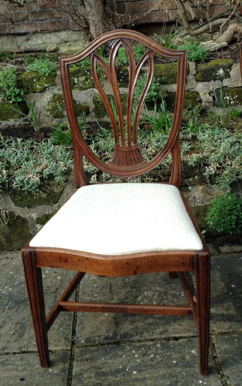 SET OF SIX GEORGIAN HEPPLEWHITE MAHOGANY CHAIRS - ADDITIONAL PHOTO 1