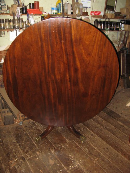 SUPER LARGE MAHOGANY PEDESTAL CIRCULAR DINING TABLE - ADDITIONAL PHOTO 3