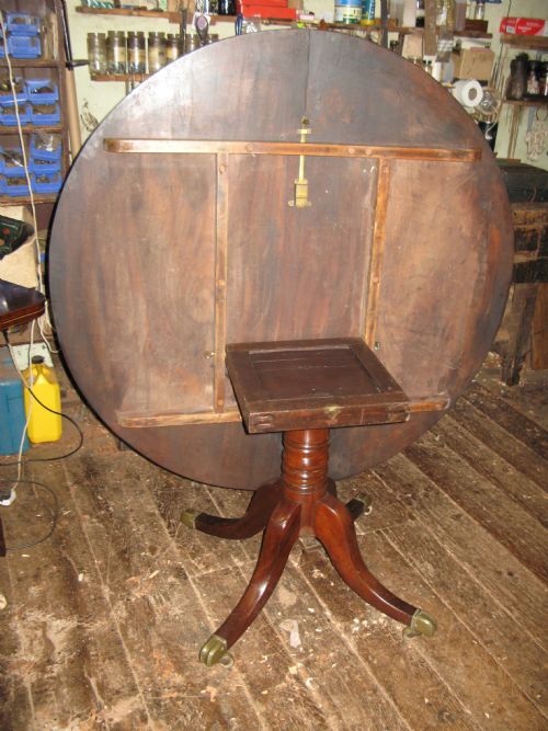 SUPER LARGE MAHOGANY PEDESTAL CIRCULAR DINING TABLE - ADDITIONAL PHOTO 4