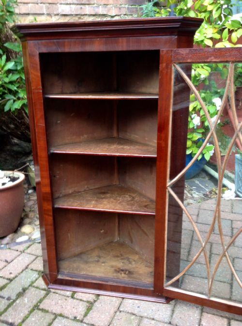 GLAZED GEORGIAN MAHOGANY CORNER CUPBOARD - ADDITIONAL PHOTO 1