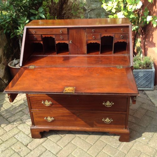 GEORGIAN MAHOGANY BUREAU - ADDITIONAL PHOTO 1