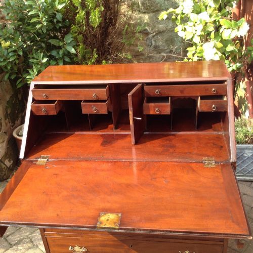 GEORGIAN MAHOGANY BUREAU - ADDITIONAL PHOTO 4