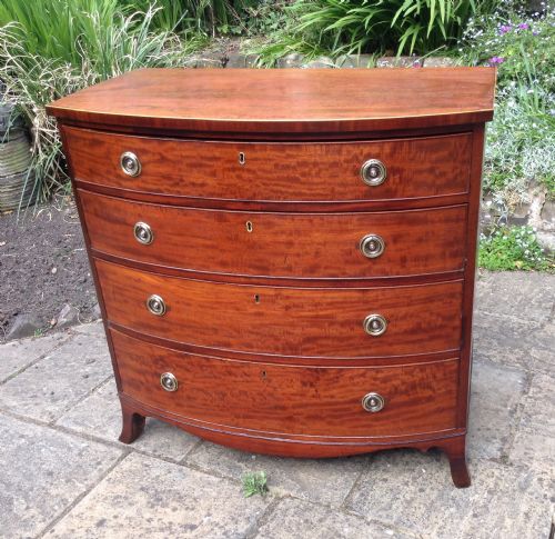 SUPER SMALL GEORGIAN MAHOGANY BOW FRONTED CHEST OF DRAWERS - ADDITIONAL PHOTO 3