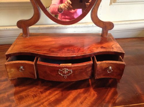 GEORGIAN SERPENTINE FRONT MAHOGANY TOILET OR DRESSING TABLE MIRROR - ADDITIONAL PHOTO 2