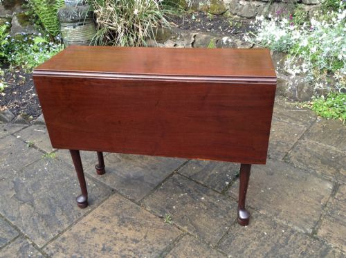 SMALL GEORGIAN MAHOGANY DINING TABLE - ADDITIONAL PHOTO 1