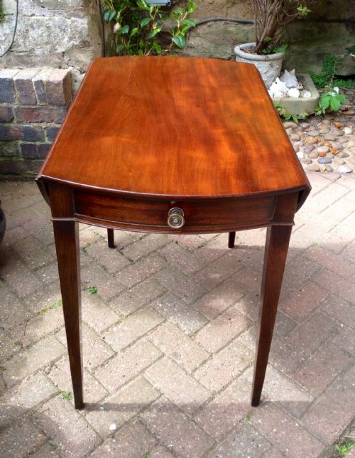 georgian oval mahogany pembroke table - CATEGORY: ANTIQUE TABLES - DATED 1800