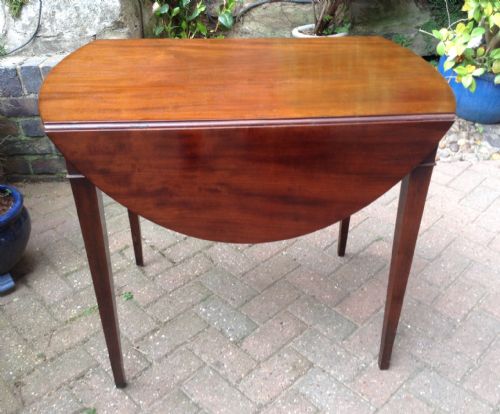 GEORGIAN OVAL MAHOGANY PEMBROKE TABLE - ADDITIONAL PHOTO 1