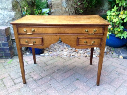 georgian oak lowboy or side table - CATEGORY: ANTIQUE TABLES - DATED 1750