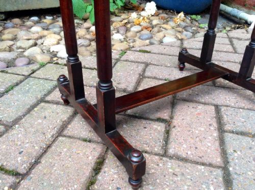 SMALL EDWARDIAN OCCASIONAL TABLE - ADDITIONAL PHOTO 3