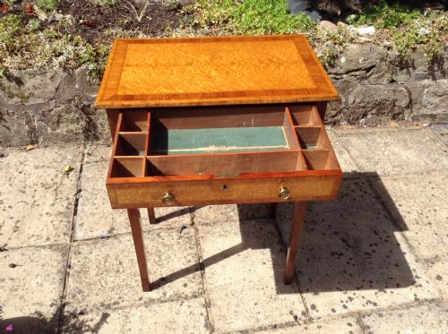 A VERY RARE BIRD'S EYE MAPLE SHERATON PERIOD WORK TABLE - ADDITIONAL PHOTO 2