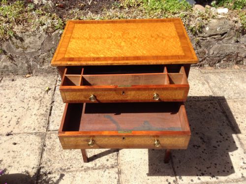 A VERY RARE BIRD'S EYE MAPLE SHERATON PERIOD WORK TABLE - ADDITIONAL PHOTO 3