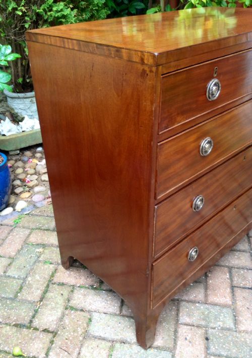 SMALL LATE GEORGIAN MAHOGANY CHEST OF DRAWERS - ADDITIONAL PHOTO 3