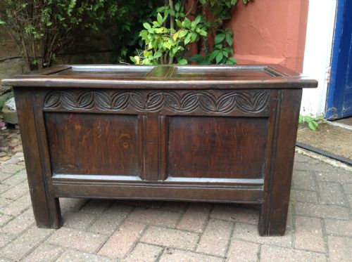 VERY SMALL OAK COFFER - ADDITIONAL PHOTO 1