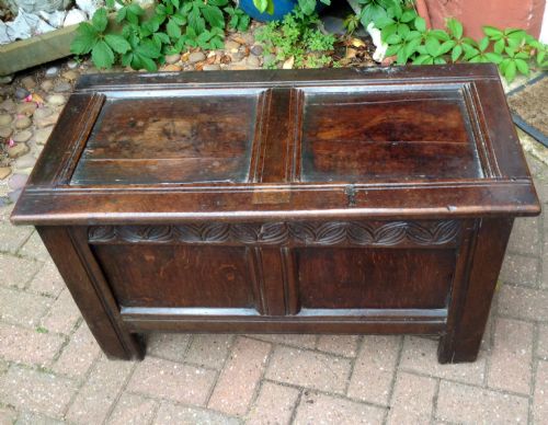VERY SMALL OAK COFFER - ADDITIONAL PHOTO 2