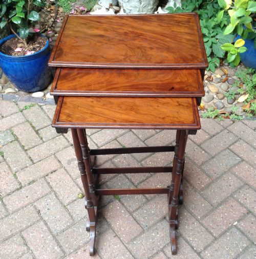 elegant 19th century nest of tables - CATEGORY: ANTIQUE TABLES - DATED VICTORIAN
