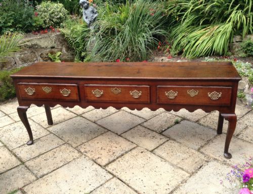 georgian oak cabriole leg dresser base - CATEGORY: ANTIQUE SIDEBOARDS - DATED 1750