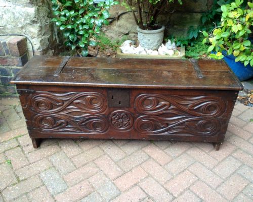 early oak coffer - CATEGORY: ANTIQUE CHESTS - DATED 1700