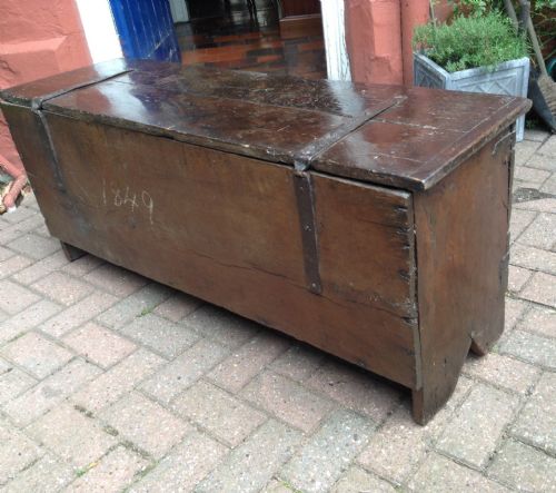 EARLY OAK COFFER - ADDITIONAL PHOTO 3