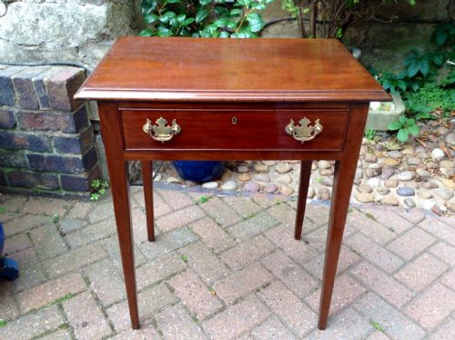 very sweet small mahogany side table - CATEGORY: ANTIQUE TABLES - DATED 1800