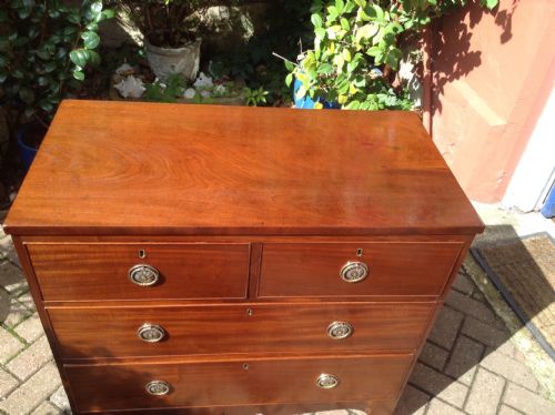 SMALL GEORGIAN MAHOGANY CHEST OF DRAWERS - ADDITIONAL PHOTO 2
