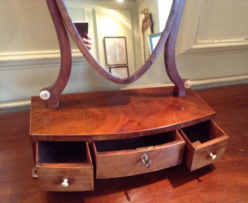 PRETTY GEORGIAN MAHOGANY TOILET MIRROR - ADDITIONAL PHOTO 1